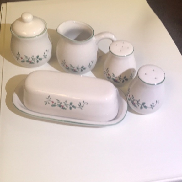 Stoneware Accessory Set - Picture 2 of 5